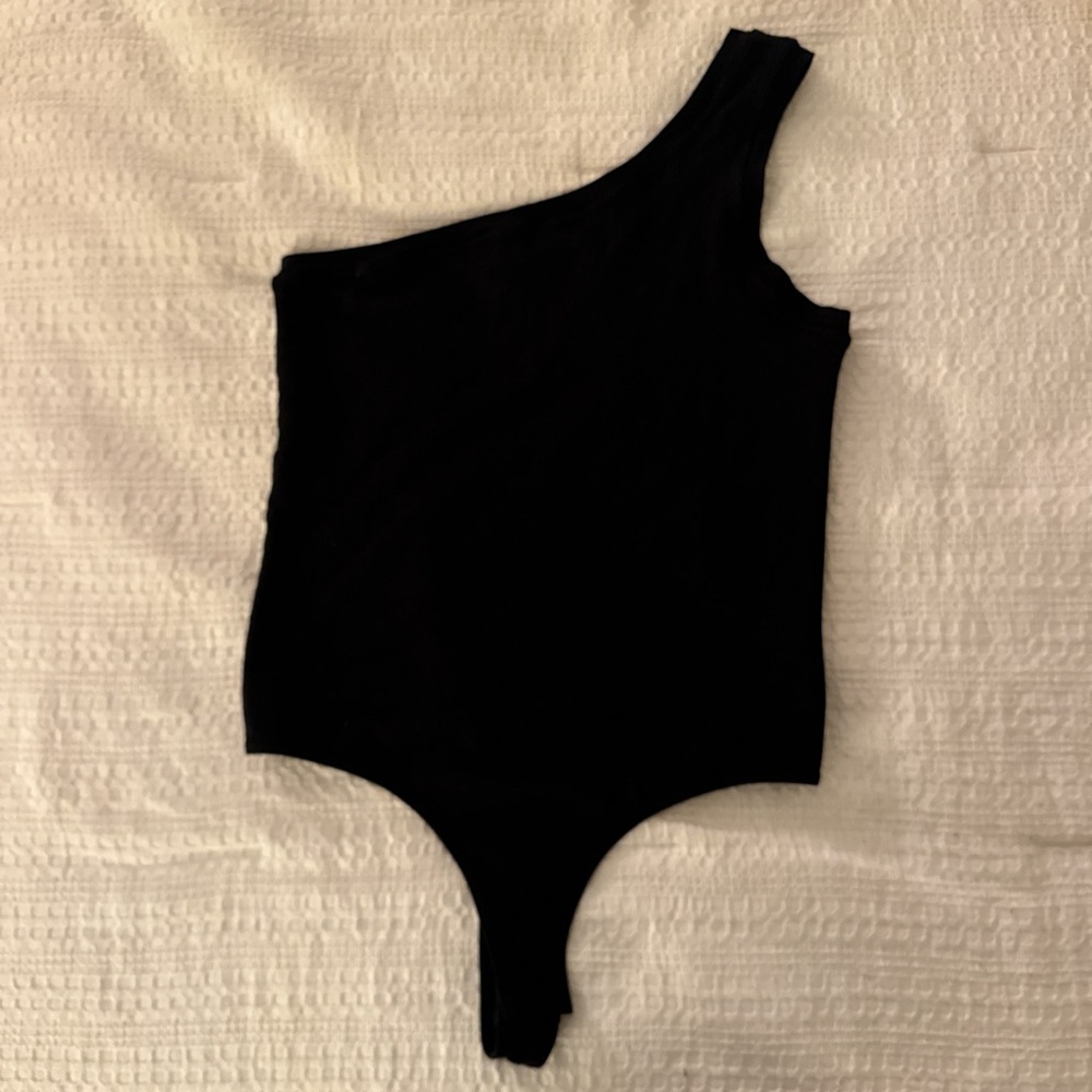 Elegant Black One-Shoulder Bodysuit